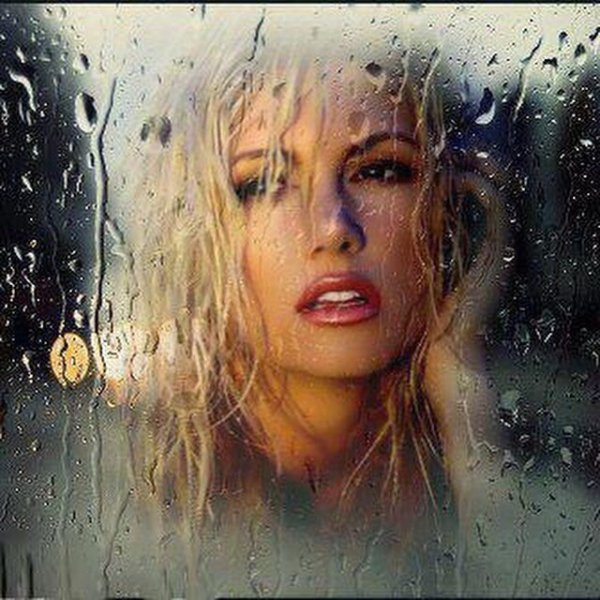 Блондинка и дождь