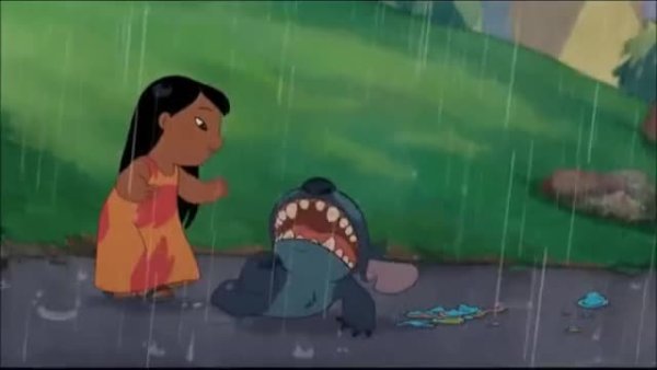 Лило и Стич под дождем