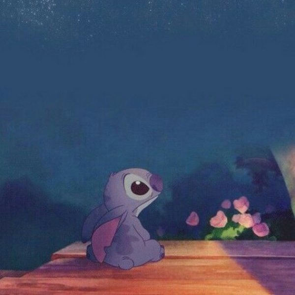 Стич грустит