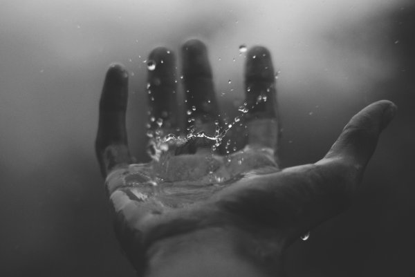 Вода сквозь пальцы