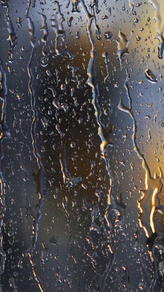 Дождь на стекле