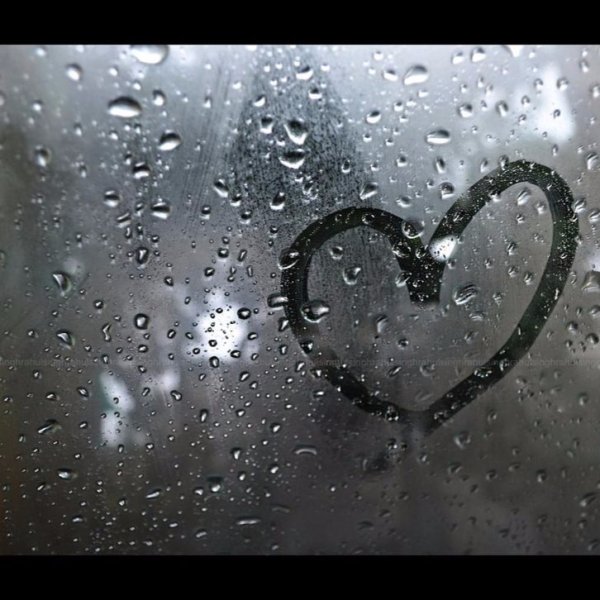 Сердечко на стекле