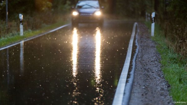 Дорога дождь машина