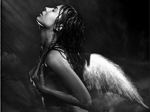 Ангел плачет девушка