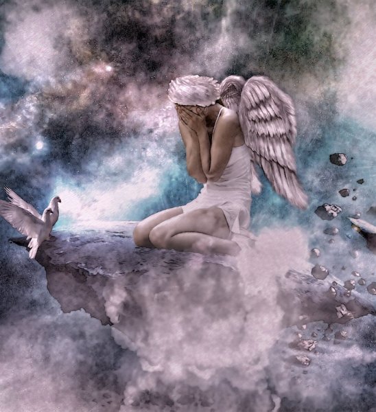 Ангел плачет девушка