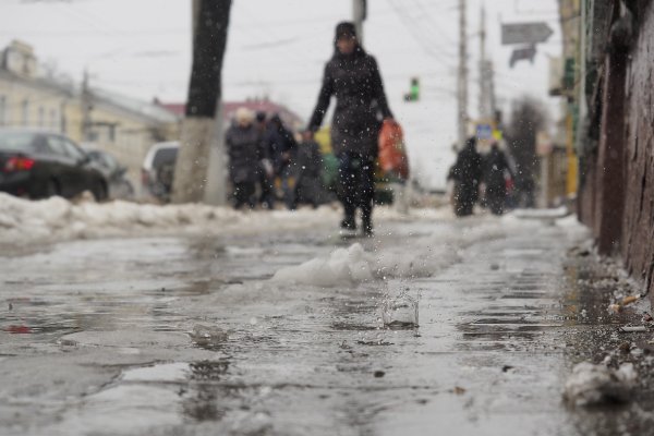 Мокрый снег в городе