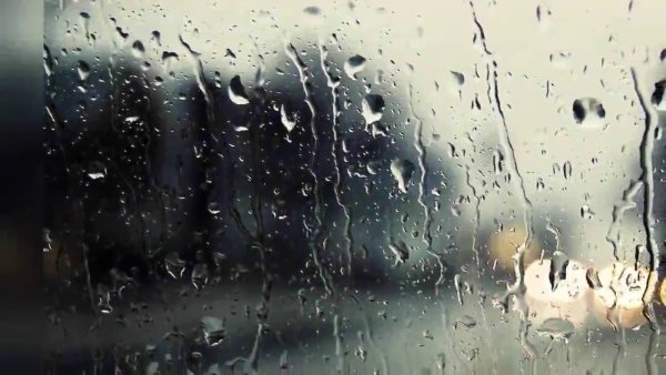 Дождь по крышам дождь