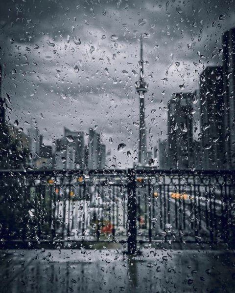 Дождь в окне
