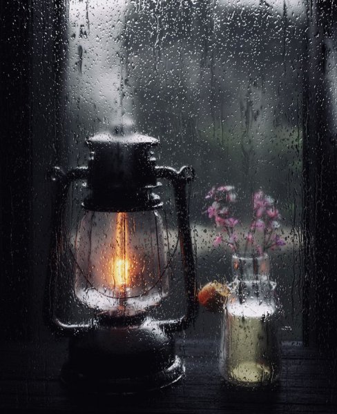 Дождь в окне