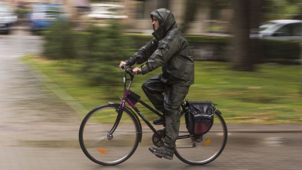 Езда на велосипеде в дождь