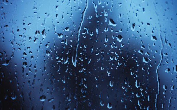 Капли на стекле