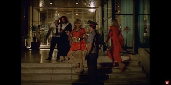 На Дерибасовской хорошая погода на Брайтон-Бич опять идут дожди