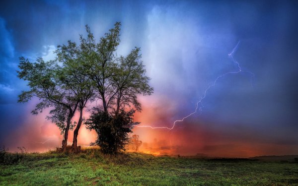 Природа с грозой