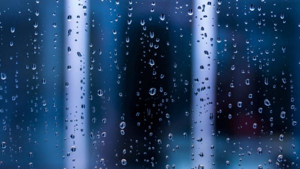 Капельки на окне