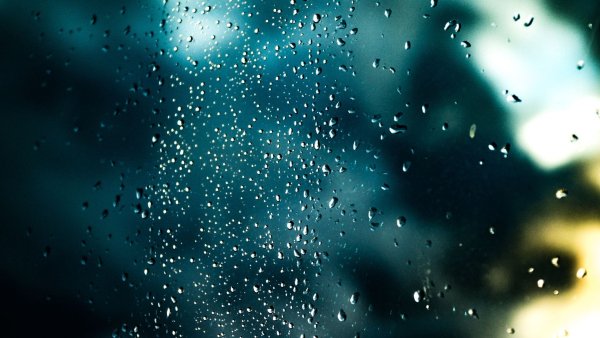 Дождь на стекле