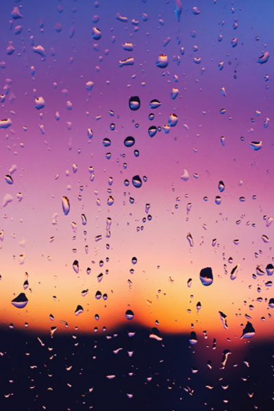 Капли на стекле вертикальные