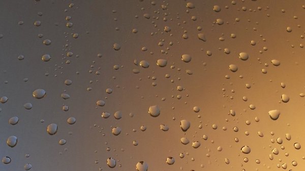 Капли дождя