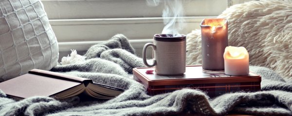 Уютный зимний вечер с книгой