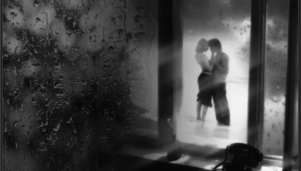 Влюбленные в подъезде