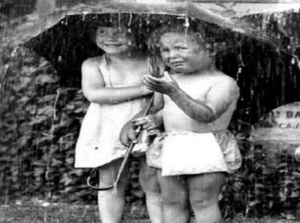 Два взгляда на жизнь девочки