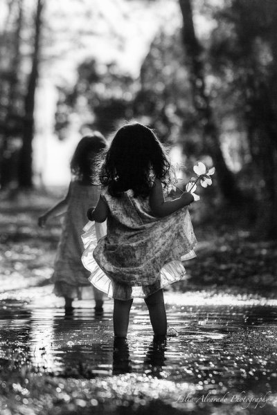 Дети черно белые