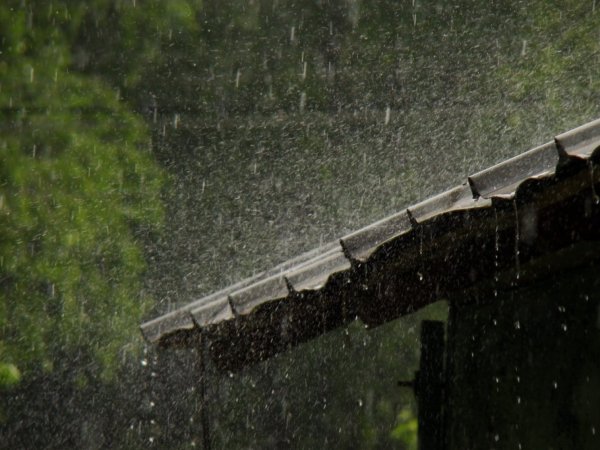 Дождь по крыше