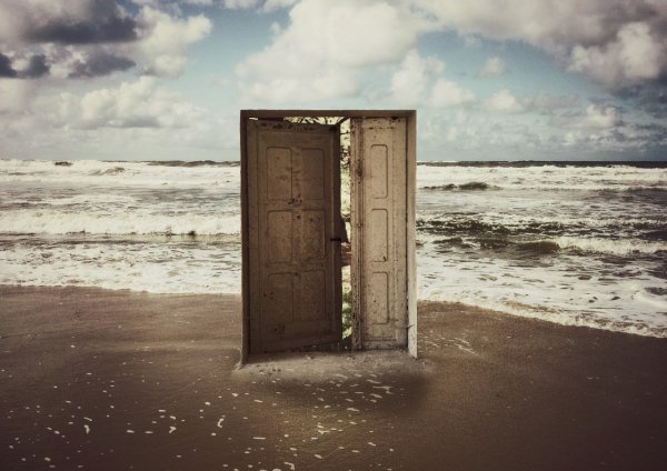 Дверь в море