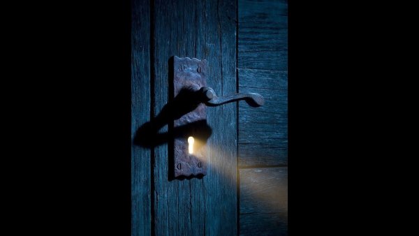 Ночная дверь