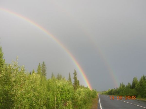 Чтобы увидеть радугу надо пережить дождь