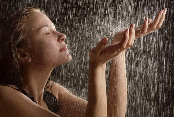 Человек в душе