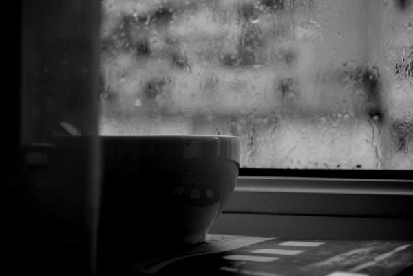 Кофе и дождь за окном