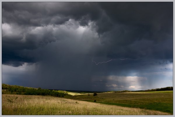 Гроза в степи