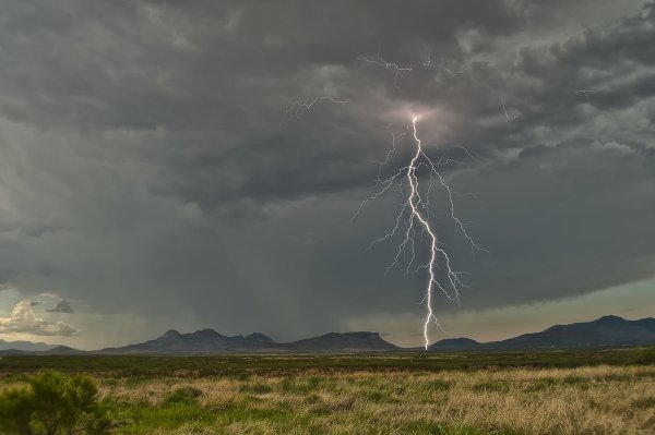 Гроза в степи