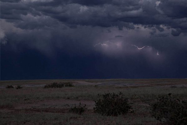 Гроза в степи