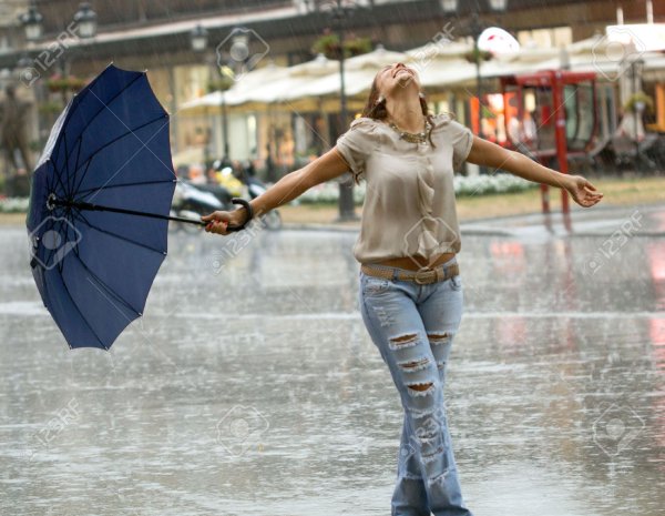 Босиком под зонтом