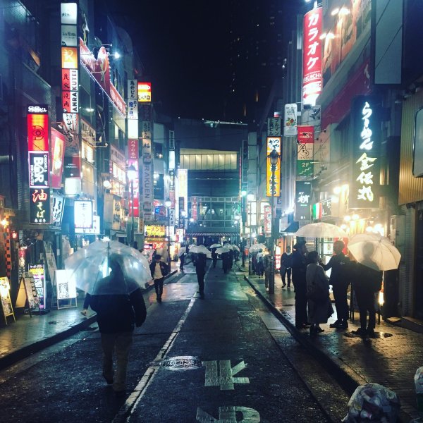 Токио Сибуя дождь