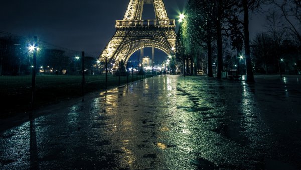 Франция Эйфелева башня ночью