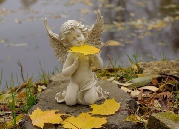 Ангелы в осенней листве
