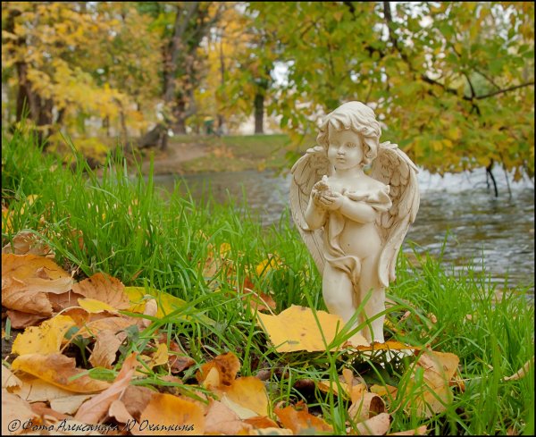 Ангелочек с листиком