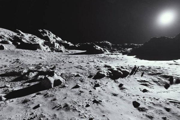 Панорама лунной поверхности