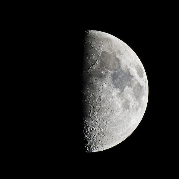 Половина Луны