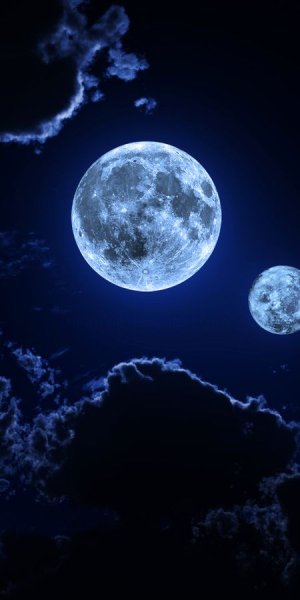 Луна в космосе