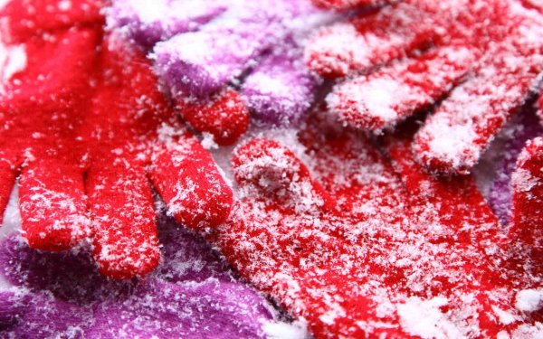 Разноцветный снег