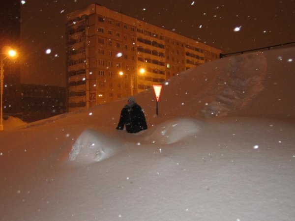 Снега навалило