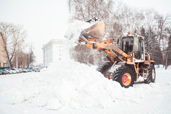 Механизированная уборка снега с крыши и вывоз снега