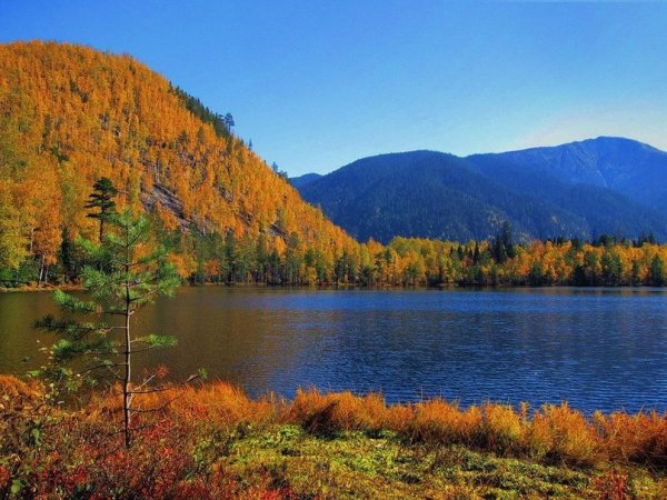 Озеро Байкал осенью