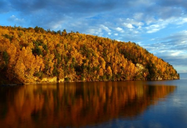 Озеро Байкал осенью