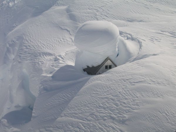 Много снега