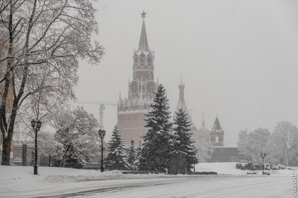 Москва снежный коллапс Кремль