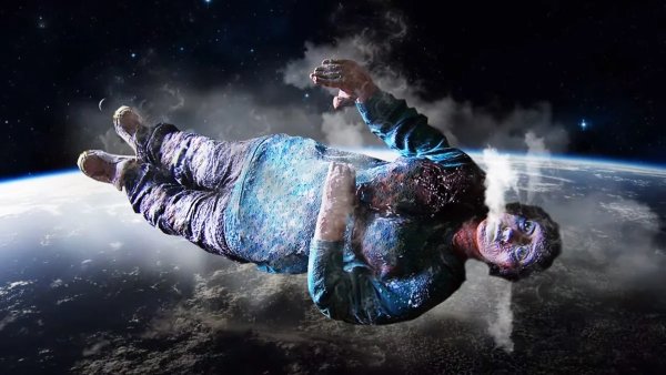 Космонавт в космосе